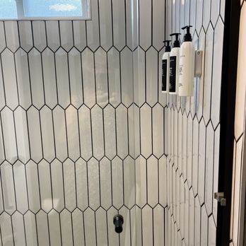 Americana Motor Hotel - The shower was great and immaculately clean - Hotels Near Me - Flagstaff, Arizona