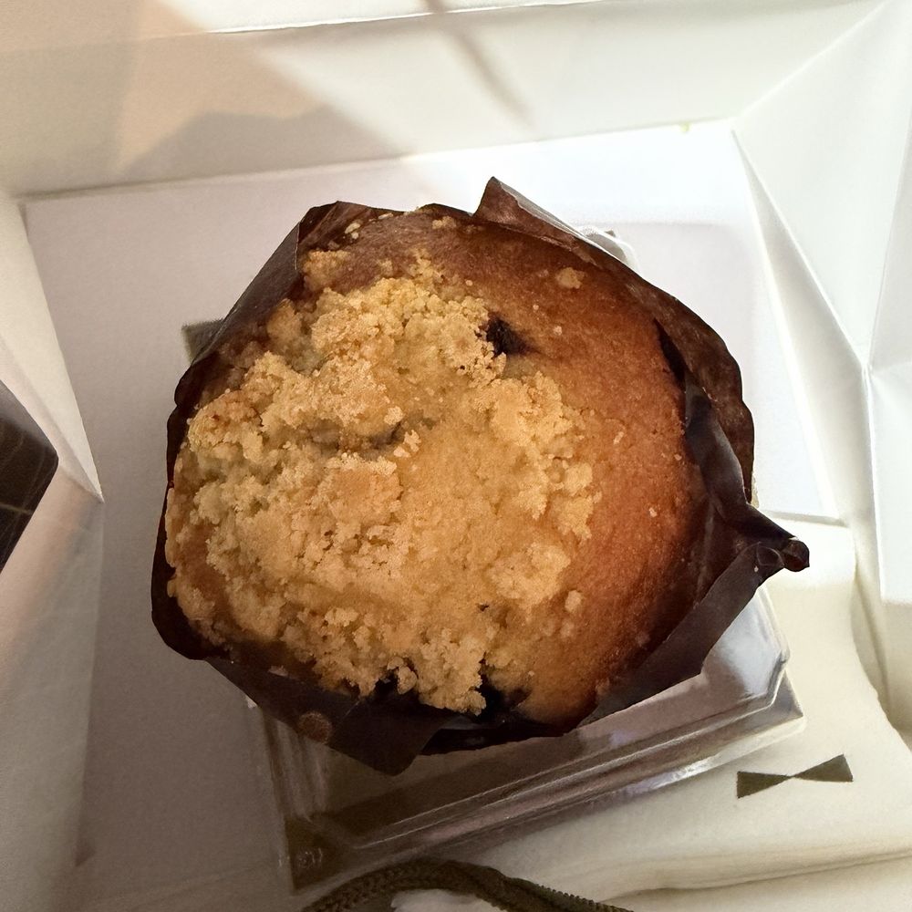 Chez Bon Bon - Blueberry muffin - Bakeries Near Me - Miami Beach, Florida