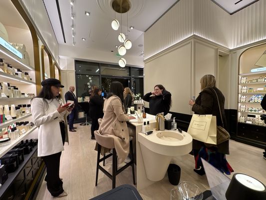 JO MALONE LONDON - Updated June 2026 - 15 Photos - 842 Avenue Sq