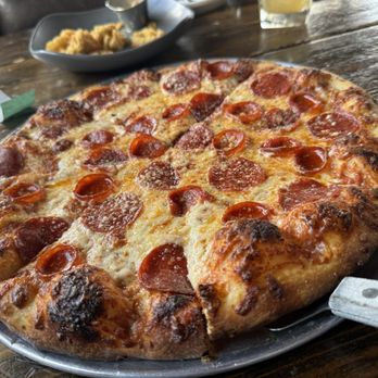 Ellison Brewery & Spirits - Pizza - Breweries Near Me - East Lansing, Michigan