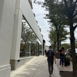 Apple Clarendon
