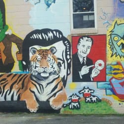 Backdoor Records - Artful art on the side of the BackDoor Records' building.