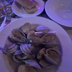 Curley's Corner - Clams white wine garlic sauce w/ garlic bread