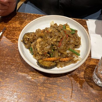 Paolina's Thai Cafe - Pad kee mao - Coffee & Tea Near Me - London, XGL Paolina's Thai Cafe - Pad kee mao - Coffee & Tea Near Me - London, XGL