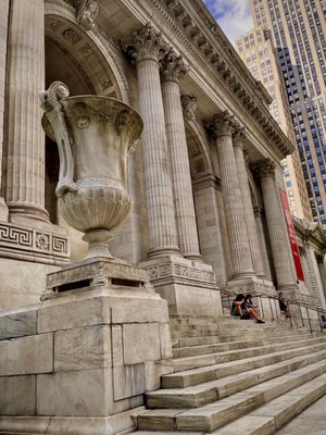 Photo of New York Public Library - Stephen A. Schwarzman Building - New York, NY, US. Facade