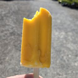 Momo Pop - Mango Creamsicle... nom nom.