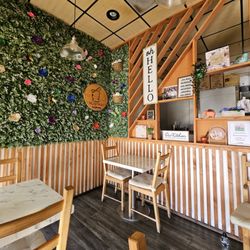 Hug Thai Express - Dine in area