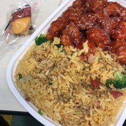 693 Kinwah Kitchen - Really good sesami chicken and pork fried rice