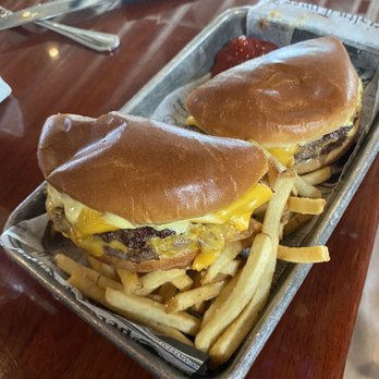 Grandview Cafe - Burger - American Near Me - Columbus, Ohio