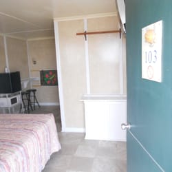Loggerhead Inn and Suites - Room 103