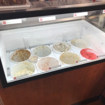 Kilwins Hyde Park - Chocolatiers & Shops Near Me - Chicago, Illinois