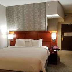 Courtyard by Marriott Hagerstown - Clean, spacious room