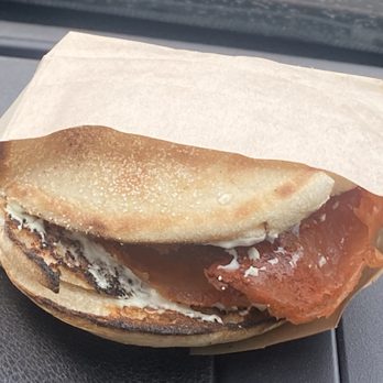 Muffin Can Stop Us - Mother Muffin w no capers xtra  salmon ! - Cafes Near Me - Studio City, California