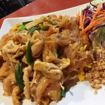 Royal Siam - Chicken pad Thai - Thai Near Me - Stockton, California