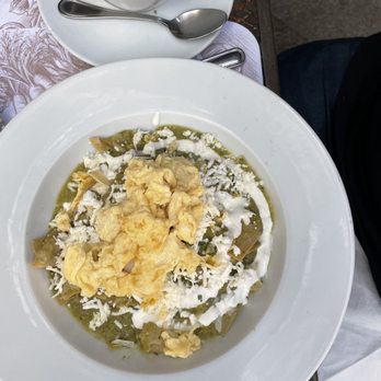 Maque - Chilaquiles with green sauce - Breakfast & Brunch Near Me - México, D.F., DIF Maque - Chilaquiles with green sauce - Breakfast & Brunch Near Me - México, D.F., DIF