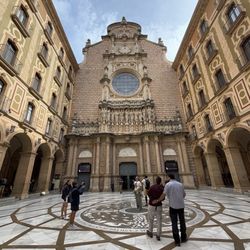Santa Maria de Montserrat Abbey - Courtyard