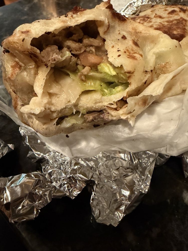 Mary's Tacos Logo