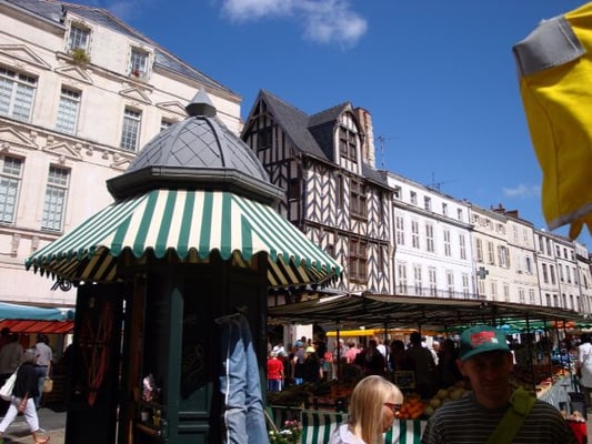 Vieux Marché de La Rochelle by null