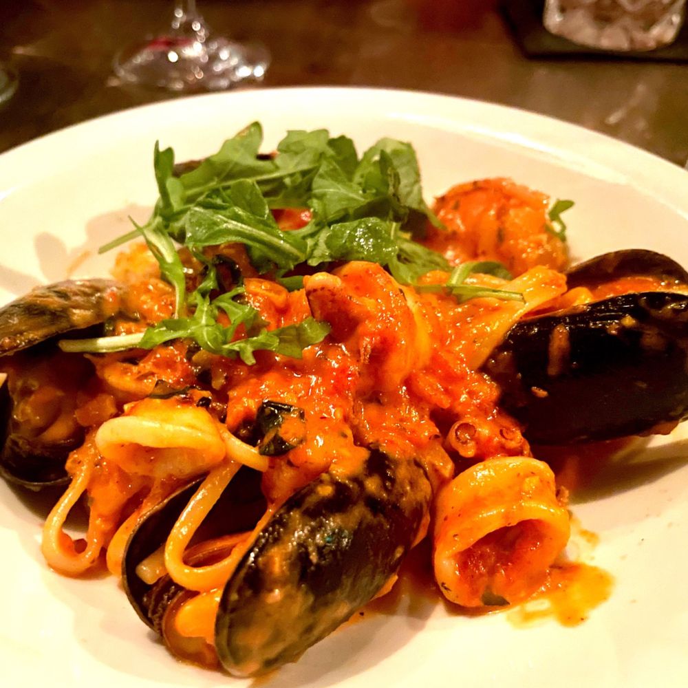 V's restaurant + bar - Seafood Linguine - wonderful sauce and seafood, everything was delicious! (This is half portion - I shared w/ my hubby) - Italian Near Me - Malibu, California V's restaurant + bar - Seafood Linguine - wonderful sauce and seafood, everything was delicious! (This is half portion - I shared w/ my hubby) - Italian Near Me - Malibu, California