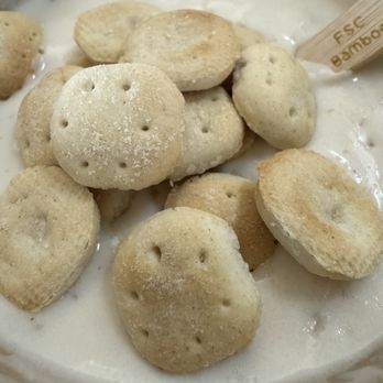 Mission Bar & Grill - Fresh crispy oyster crackers - Burgers Near Me - San Francisco, California