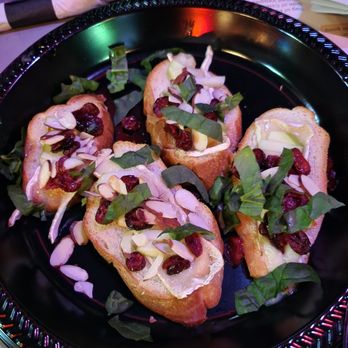 Mainstreet Pub - Brie planks - Pubs Near Me - Melbourne, Florida Mainstreet Pub - Brie planks - Pubs Near Me - Melbourne, Florida