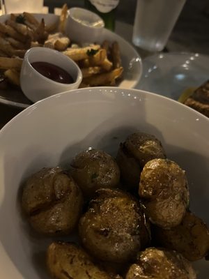 Commons Club by null
