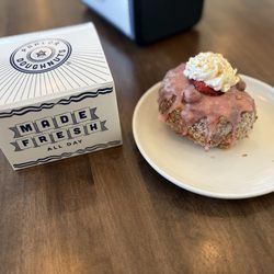 Parlor Doughnuts - Strawberry shortcake