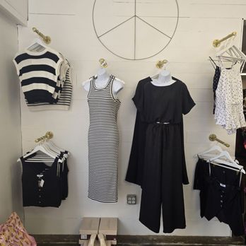 Presley Jay Boutique - Black and White - Women's Clothing Near Me - Claremore, Oklahoma Presley Jay Boutique - Black and White - Women's Clothing Near Me - Claremore, Oklahoma
