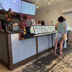 Roselani Scoop Shop - Counter