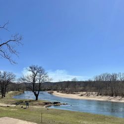 Eagle Bluff Resort