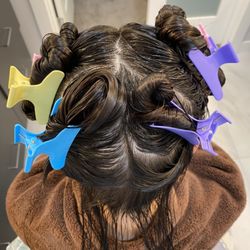 Lice Spa - Section the hair for best results. You want to be able to see every hair strand to make sure that there are no Nits hiding from the comb.