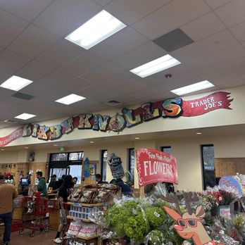 Trader Joe's - Checkout - Grocery Near Me - Long Beach, California