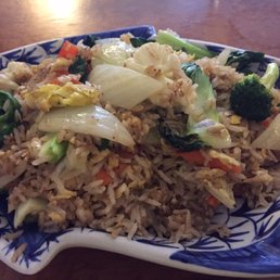 Bland pineapple fried rice with chicken. Bland pineapple fried rice with chicken.