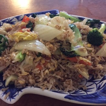 Katmanis Thai Restaurant - Bland pineapple fried rice with chicken. - Thai Near Me - Wasaga Beach, Ontario Katmanis Thai Restaurant - Bland pineapple fried rice with chicken. - Thai Near Me - Wasaga Beach, Ontario