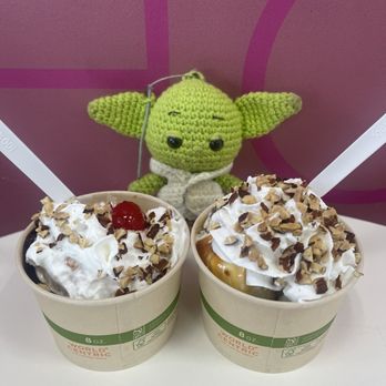 Baskin-Robbins - our sundaes - Ice Cream & Frozen Yogurt Near Me - Honolulu, Hawaii Baskin-Robbins - our sundaes - Ice Cream & Frozen Yogurt Near Me - Honolulu, Hawaii