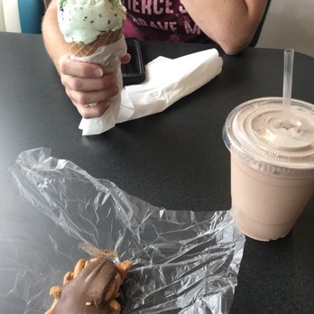 Minnie Mae's Sweets - Candy Stores Near Me - Memphis, Tennessee