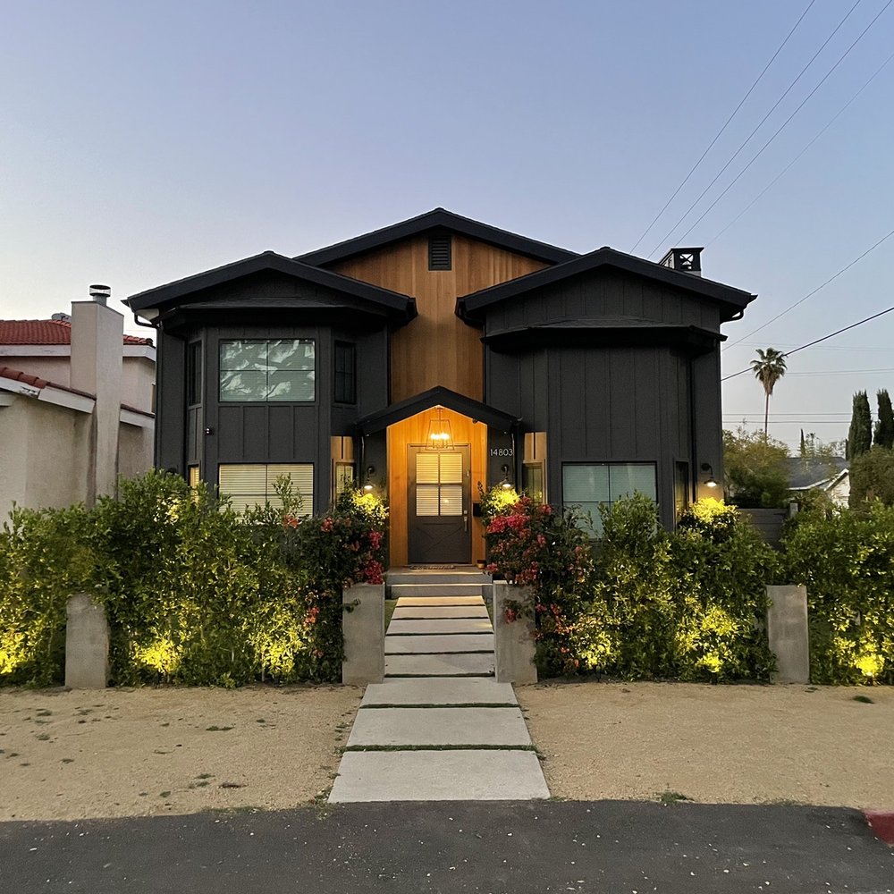Landscape accent lighting. Landscape accent lighting.