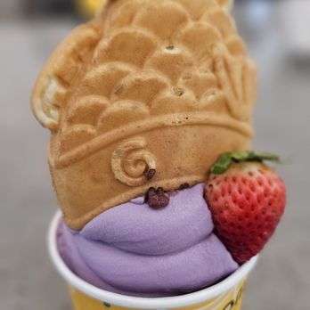 Somisomi - Ube ice cream with Red Bean Taiyaki - Desserts Near Me - San Jose, California