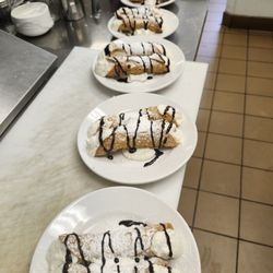 The Station Grille At Melillo’s - Cannoli's