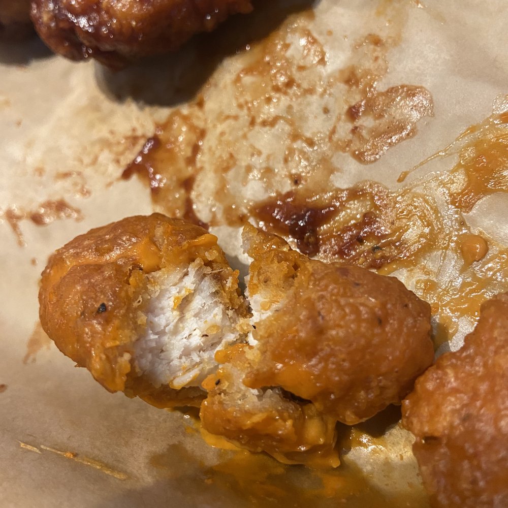 Buffalo Wild Wings - Dry af wing - Chicken Wings Near Me - Aurora, Colorado Buffalo Wild Wings - Dry af wing - Chicken Wings Near Me - Aurora, Colorado