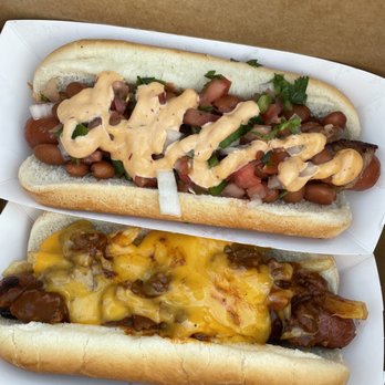 Dogs & Aguas - Sonoran and chili cheese dog - Food Trucks Near Me - San Diego, California