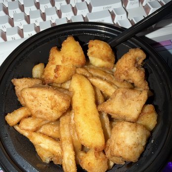 KFC - Matty's Cheesy Nuggy Gravy Bowl - Fast Food Near Me - Woodinville, Washington KFC - Matty's Cheesy Nuggy Gravy Bowl - Fast Food Near Me - Woodinville, Washington