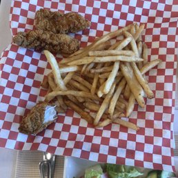Kids menu: Chicken strips and fries