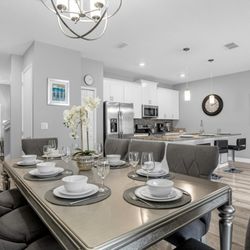 Charles Rutenberg Realty - Dining in style