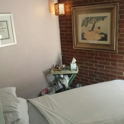Alice Huang's Chinese Natural Therapies - Massage room - 10min of massage is included with acupuncture session. Additiinal time or massage only appt. are available.