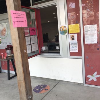 Pomella - Order window - Middle Eastern Near Me - Oakland, California Pomella - Order window - Middle Eastern Near Me - Oakland, California