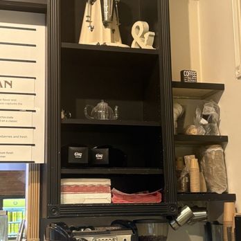 Angela’s Ice Cream - Decor - Ice Cream & Frozen Yogurt Near Me - Petaluma, California
