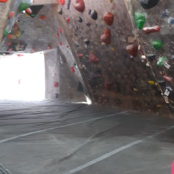 Hangar 18 - Upland - Climbing Near Me - Upland, California Hangar 18 - Upland - Climbing Near Me - Upland, California