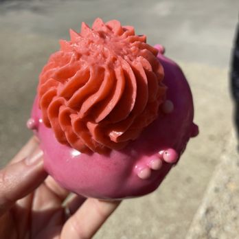 Dip and Sip Donuts - Strawberry Fields - Donuts Near Me - Glenview , Illinois Dip and Sip Donuts - Strawberry Fields - Donuts Near Me - Glenview , Illinois