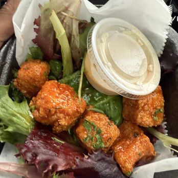 Gochas Breakfast Bar | Cascade - Hot honey salmon bites - Wine Bars Near Me - Atlanta, Georgia Gochas Breakfast Bar | Cascade - Hot honey salmon bites - Wine Bars Near Me - Atlanta, Georgia